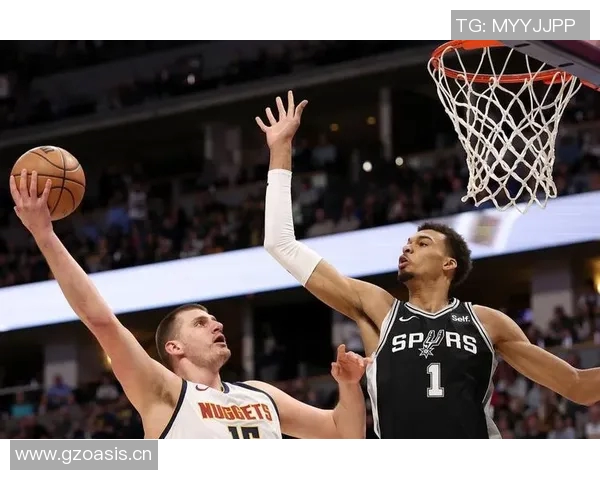 2015年NBA季后赛首轮马刺与快船第一场激战回顾与精彩瞬间解析